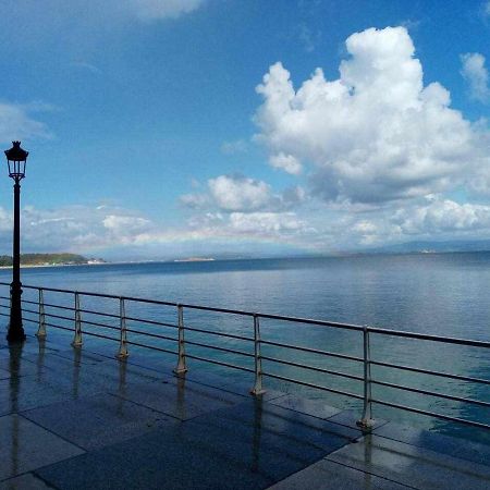Apartamento Frente Al Mar Playa De Coroso Ribeira Εξωτερικό φωτογραφία